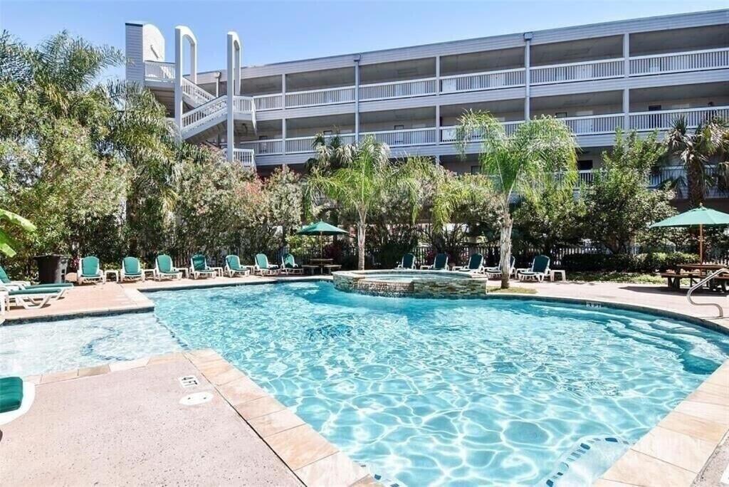 Sun Splashed Condo! Steps To Beach And 2 Pools Galveston Island Bagian luar foto