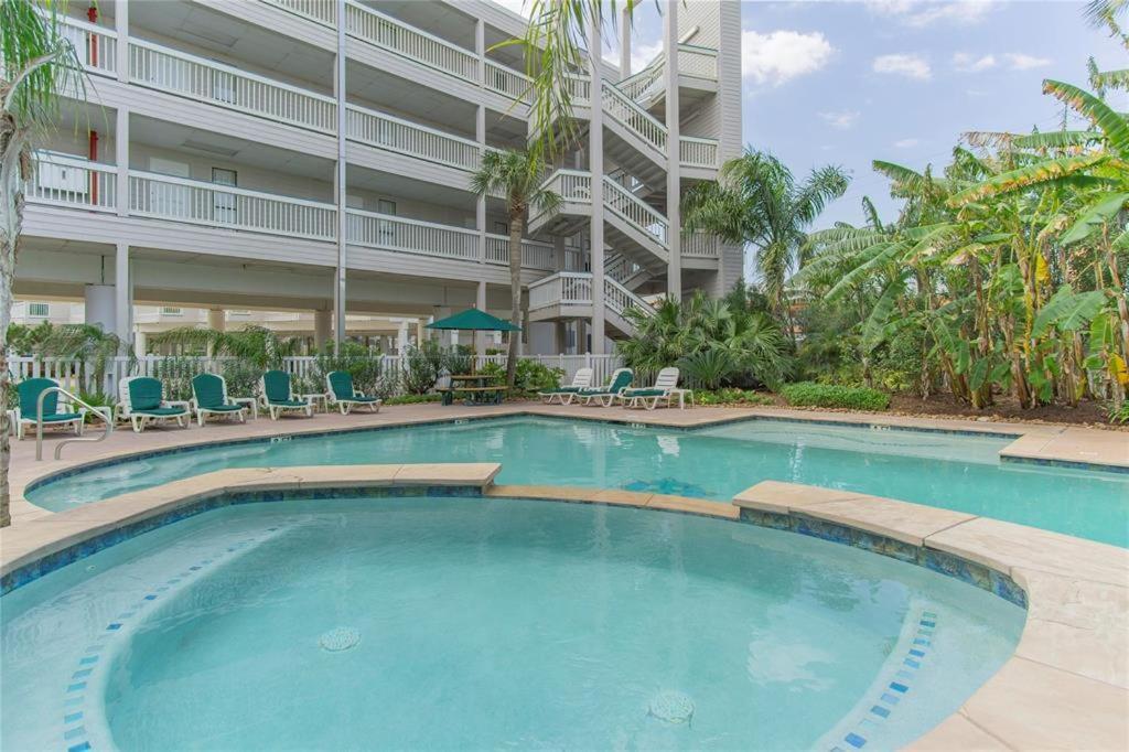 Sun Splashed Condo! Steps To Beach And 2 Pools Galveston Island Bagian luar foto